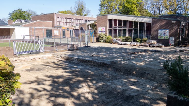 GROENLO — ’t Carillon krijgt groen schoolplein