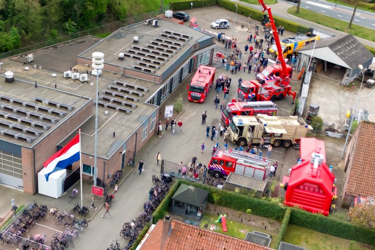 GROENLO — Brandweer viert 100 jaar met spectaculaire demonstraties en drukbezochte open dag