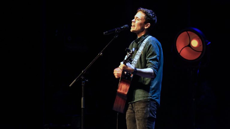 BREDEVOORT — Singer-songwriter Timo van de Sande naar Koppelsessie in Bredevoort