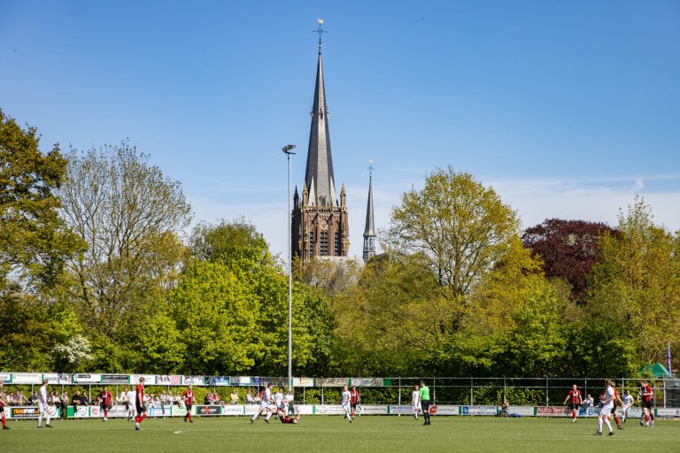 ZIEUWENT — Effectief Grol verslaat RKZVC en loopt in op koploper