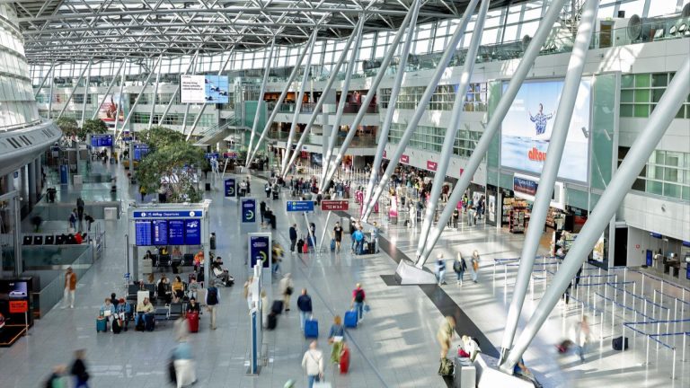 ACHTERHOEK/REGIO — Steeds meer Achterhoekers kiezen voor Düsseldorf Airport