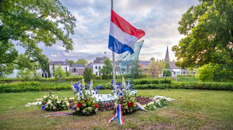 GROENLO — Zondagsverhaal: Namen die blijven spreken in de stilte van 4 mei