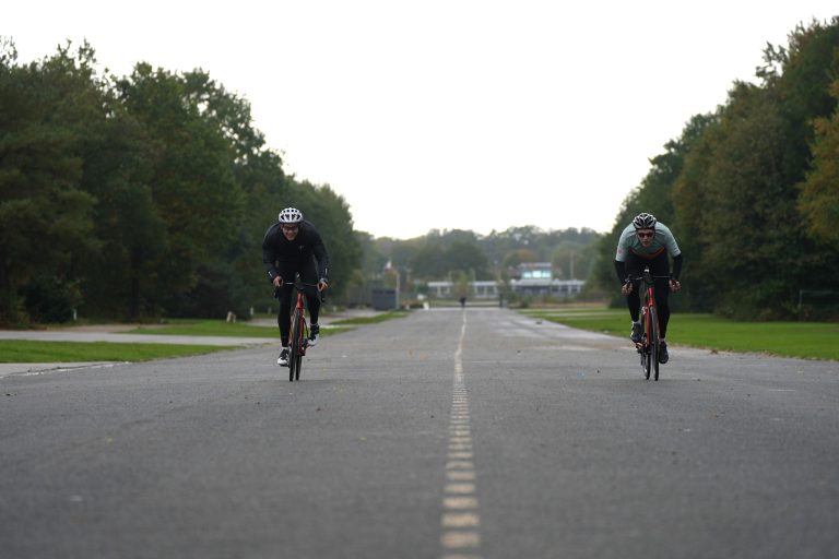 ENSCHEDE/BORCULO — Vliegbasis Twenthe decor voor groot bikefestival