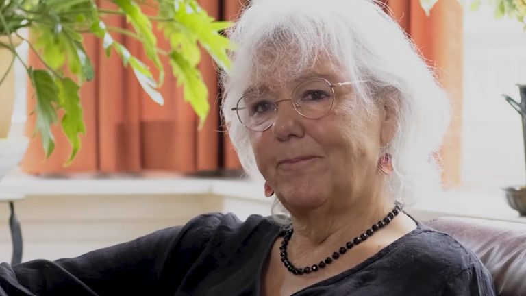BREDEVOORT — Djûke Poppinga vertelt in Bredevoort over vertalen uit het Arabisch