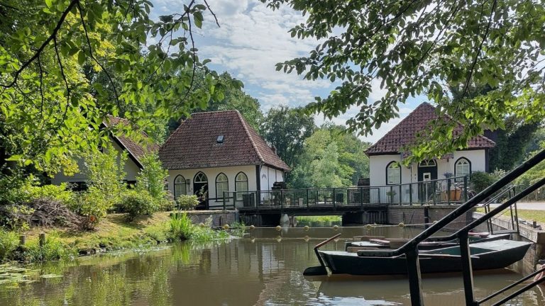 WINTERSWIJK — Winterswijkse klimaatexcursie belicht veranderingen op melkveebedrijf Het Mentink