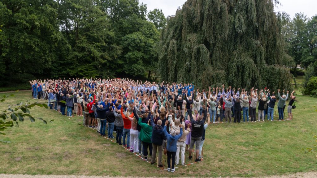 GROENLO — 450 Grollenaren vormen samen getal 750 op Halve Maan-eiland