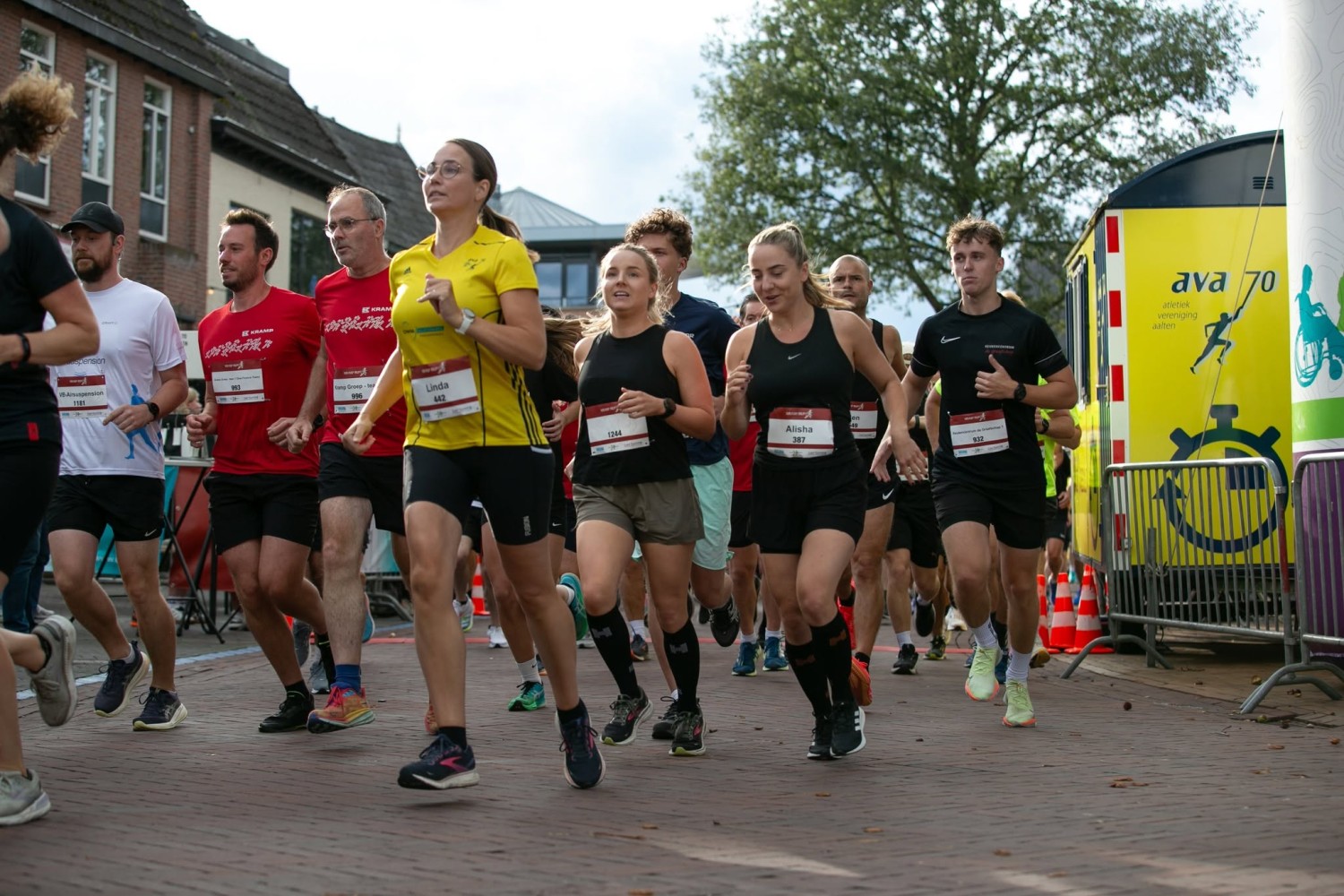 VARSSEVELD — Bijna zeventig teams lopen Kramp Run voor rolstoelvriendelijke speeltuin in Vragender