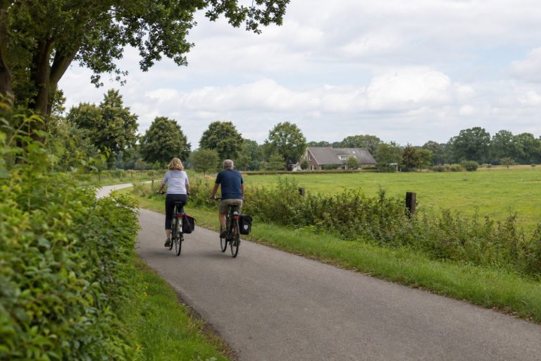 GROENLO β Nieuwe fietsroute van 42,5 kilometer verbindt Groenlo, Lichtenvoorde en Winterswijk
