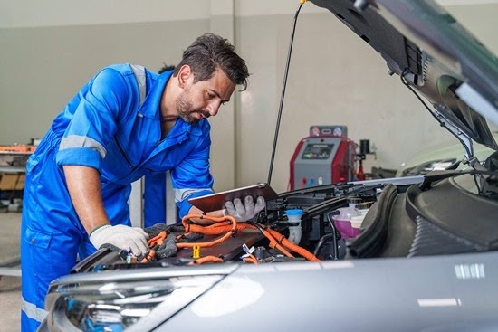 LANDELIJK — Nieuwe automerken zorgen voor langere wachttijden bij schadeherstel