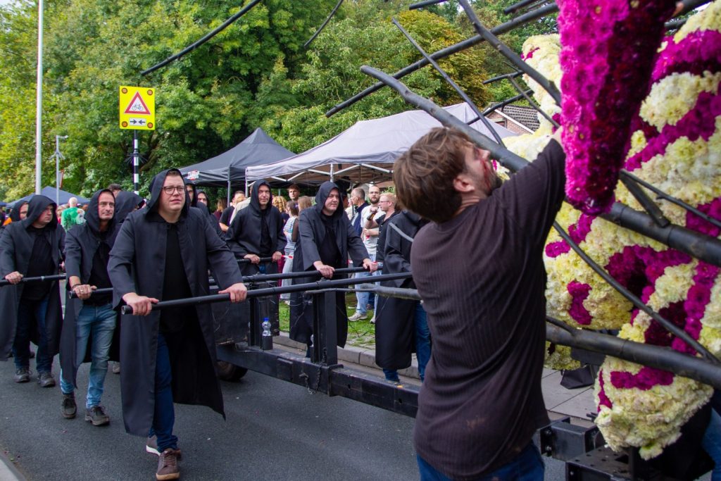 LICHTENVOORDE — Grolse Raad van Elf helpt ‘Takkenwijf’ vooruit