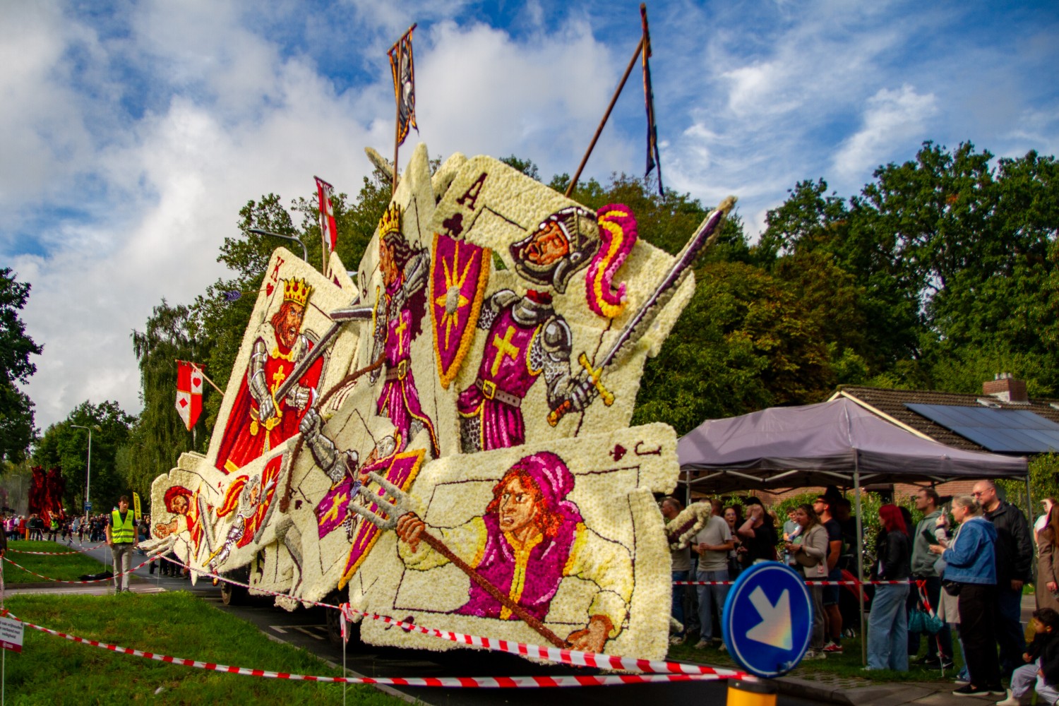 LICHTENVOORDE — Corsogroep Marneth wint Bloemencorso Lichtenvoorde 2026 met wagen ‘Aftroeven’