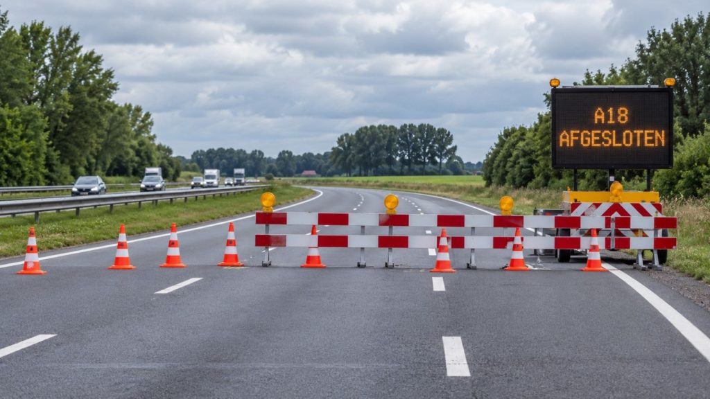 VARSSEVELD — A18 tussen Varsseveld en Wehl tijdelijk afgesloten voor onderhoud viaduct Bielheimerbeek