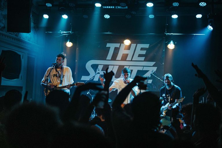 AALTEN — The Shutz brengt indierock naar Oerkroeg Schiller in Aalten