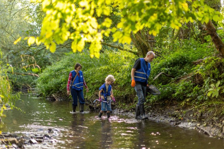 Opruimactie zwerfafval bij Boven-Slinge tijdens World Cleanup Day