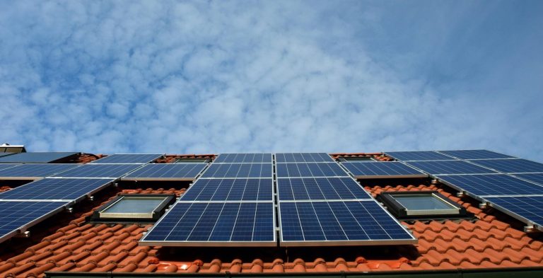 BRONCKHORST — Einde salderingsregeling verhoogt energiekosten voor zonnepaneeleigenaren in Bronckhorst