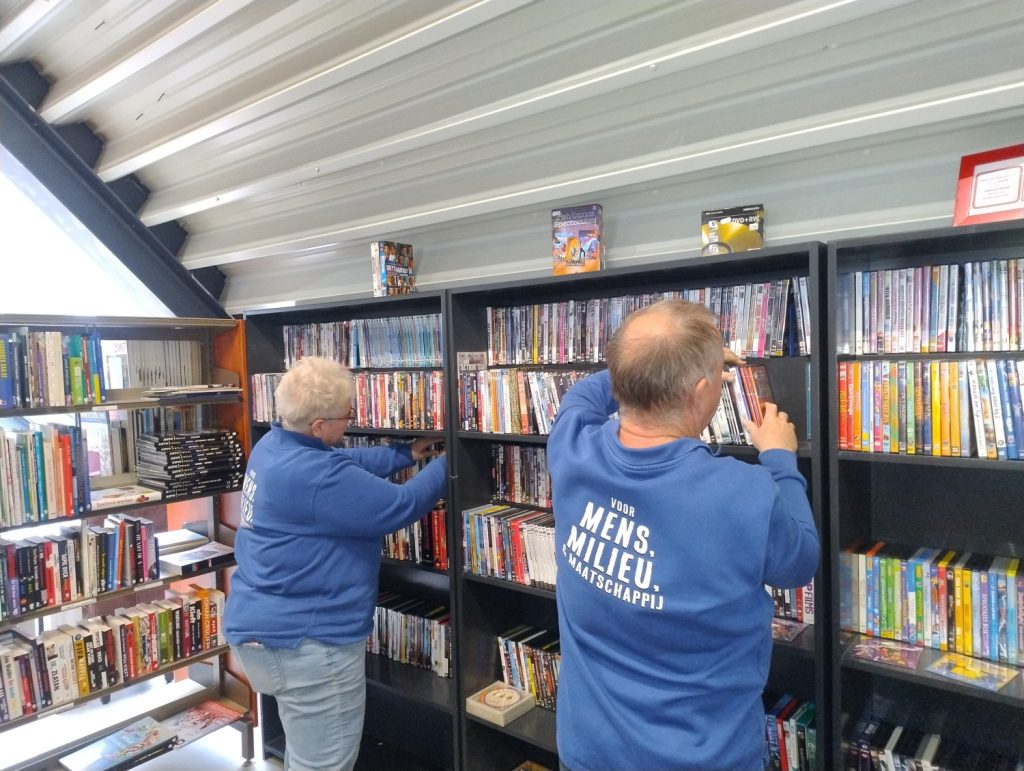 GROENLO — Kringloop Aktief laat achter de schermen zien hoe ingebracht materiaal een nieuw leven krijgt