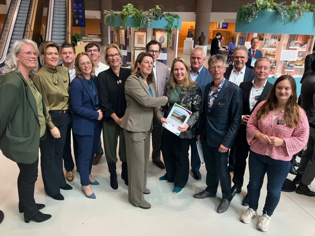 GELDERLAND — Oost-Nederland vraagt Kamer om uitvoerbaar plan tegen laagwater binnen zes maanden