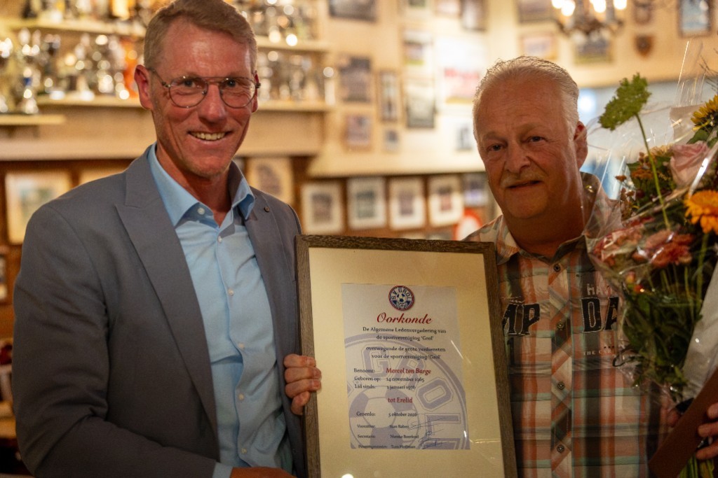 GROENLO — Marcel ten Barge benoemd tot erelid van SV Grol