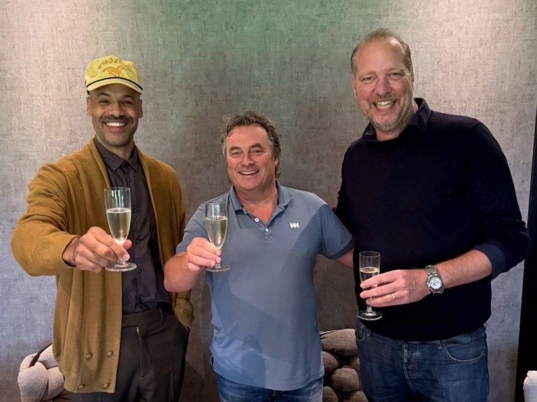 LAREN (GLD) — Alain Clark begint samenwerking met Bright Up Records in Laren