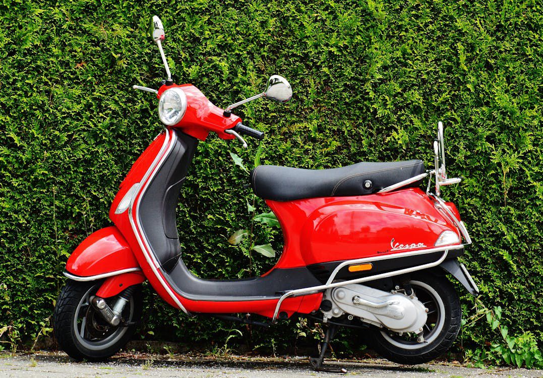 vespa-roller-motor-scooter-cult-159192