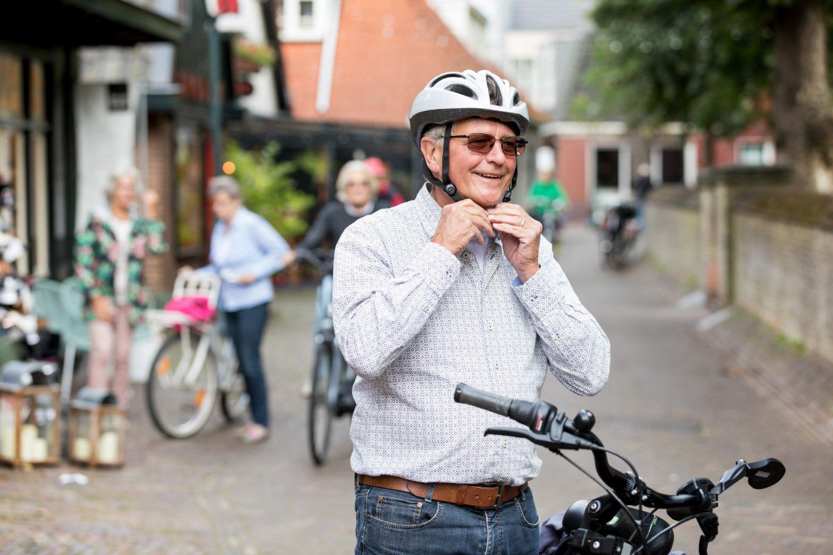 Social media afbeelding – man met fietshelm